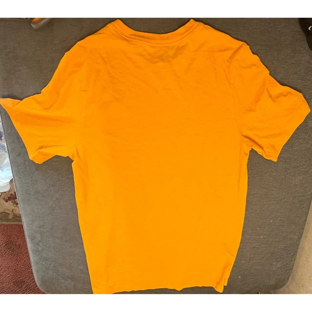 Jordan Jumpman Embroidered Logo T-Shirt Orange‎ Mens Size Medium Short Sleeve